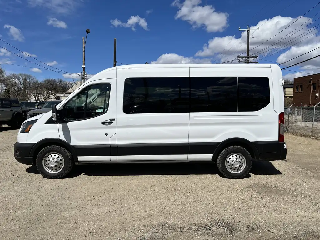 2022 Ford Transit Passenger Van T350 | Med Roof 148 | Remote Start | Tow Pkg — photo 4