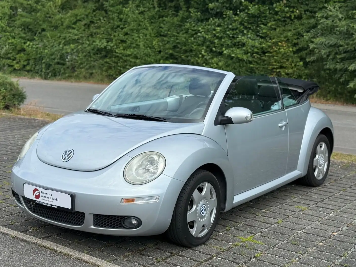 Volkswagen New Beetle Cabriolet 1.6/Klima/TÜV 12.2026 Zilver - 1