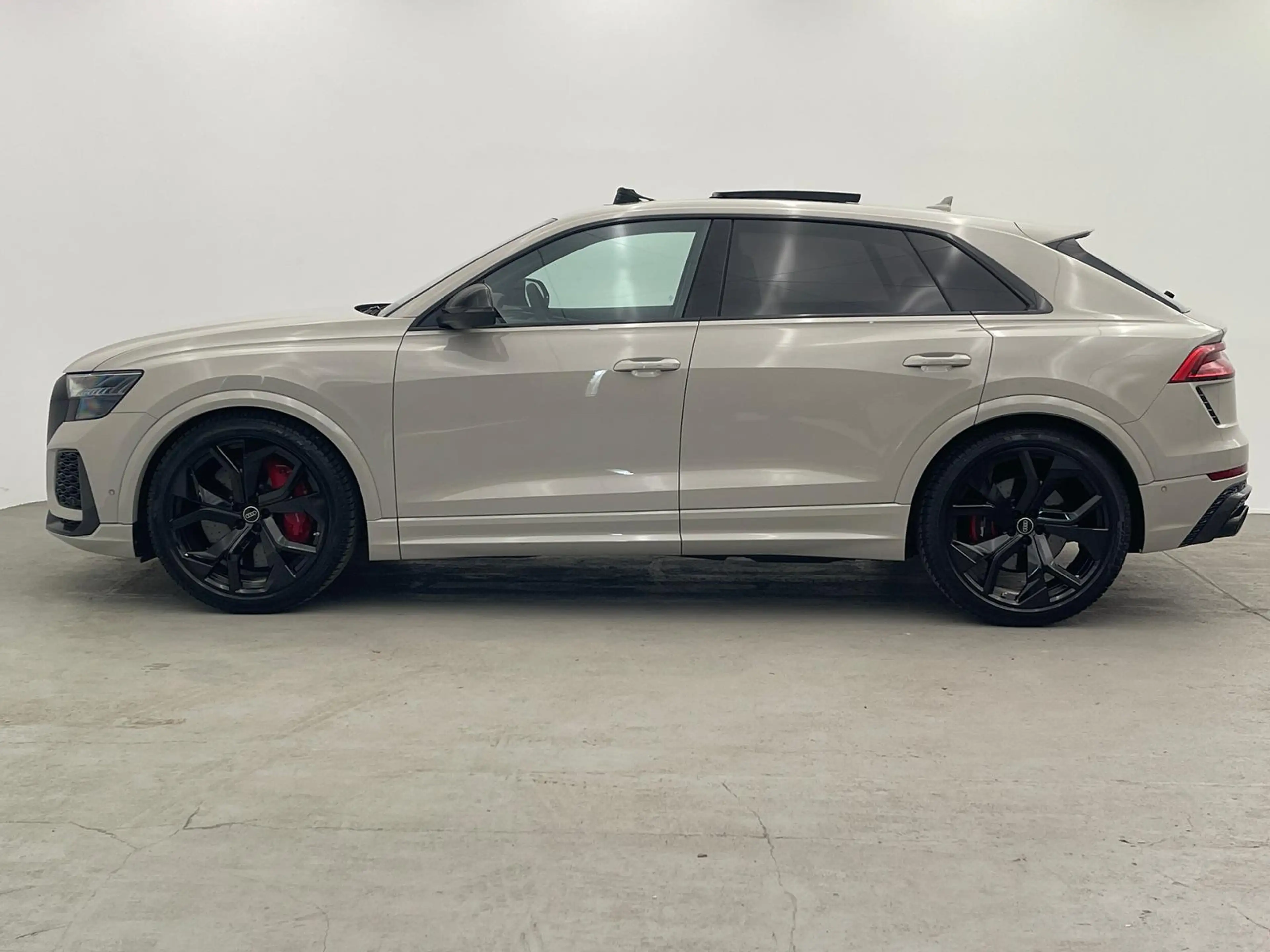 Audi RS Q8 CARBON*HuD*MATRIX*360°*AHK*KERAMIK*ACC* — photo 11