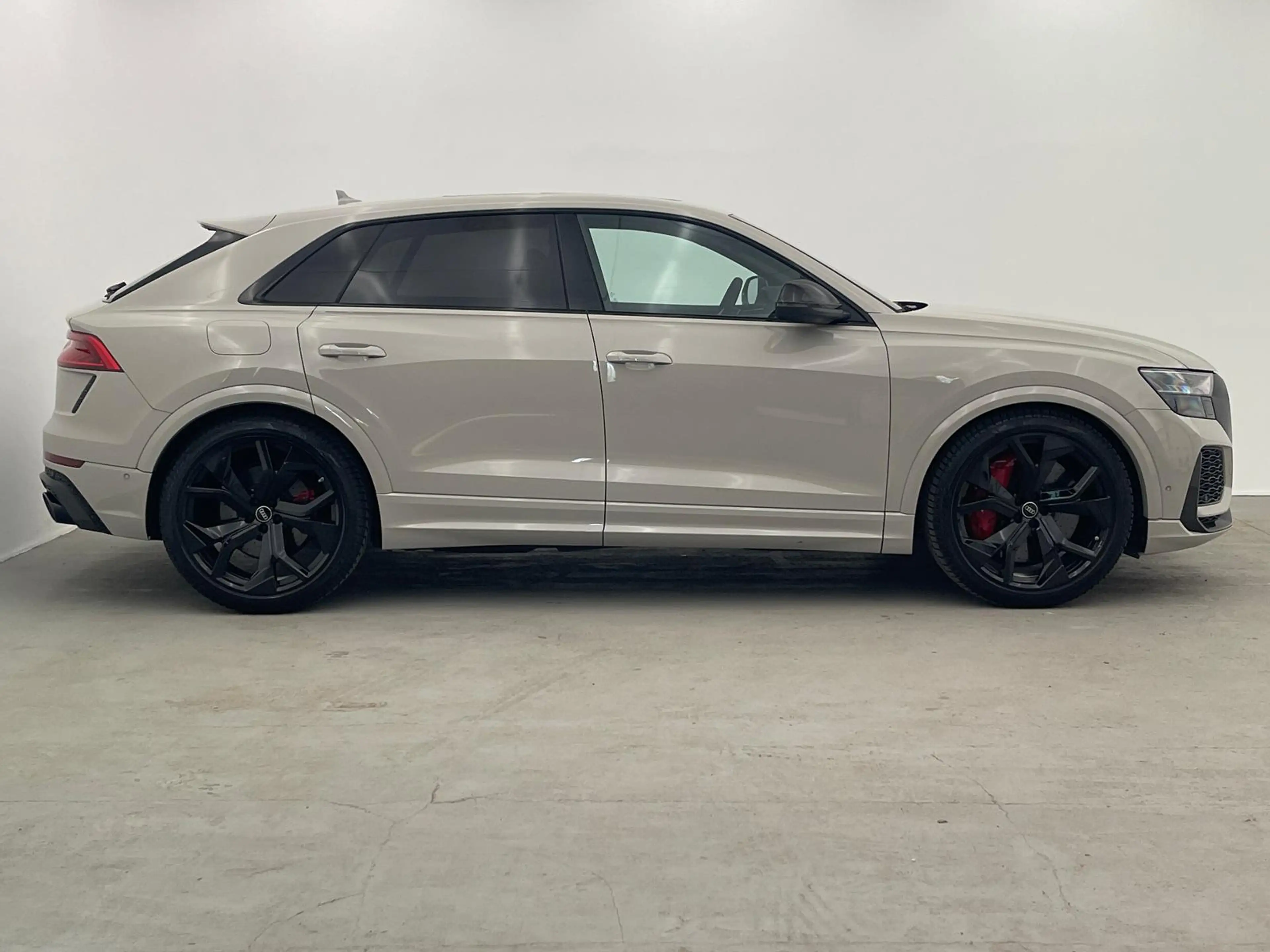 Audi RS Q8 CARBON*HuD*MATRIX*360°*AHK*KERAMIK*ACC* — photo 6