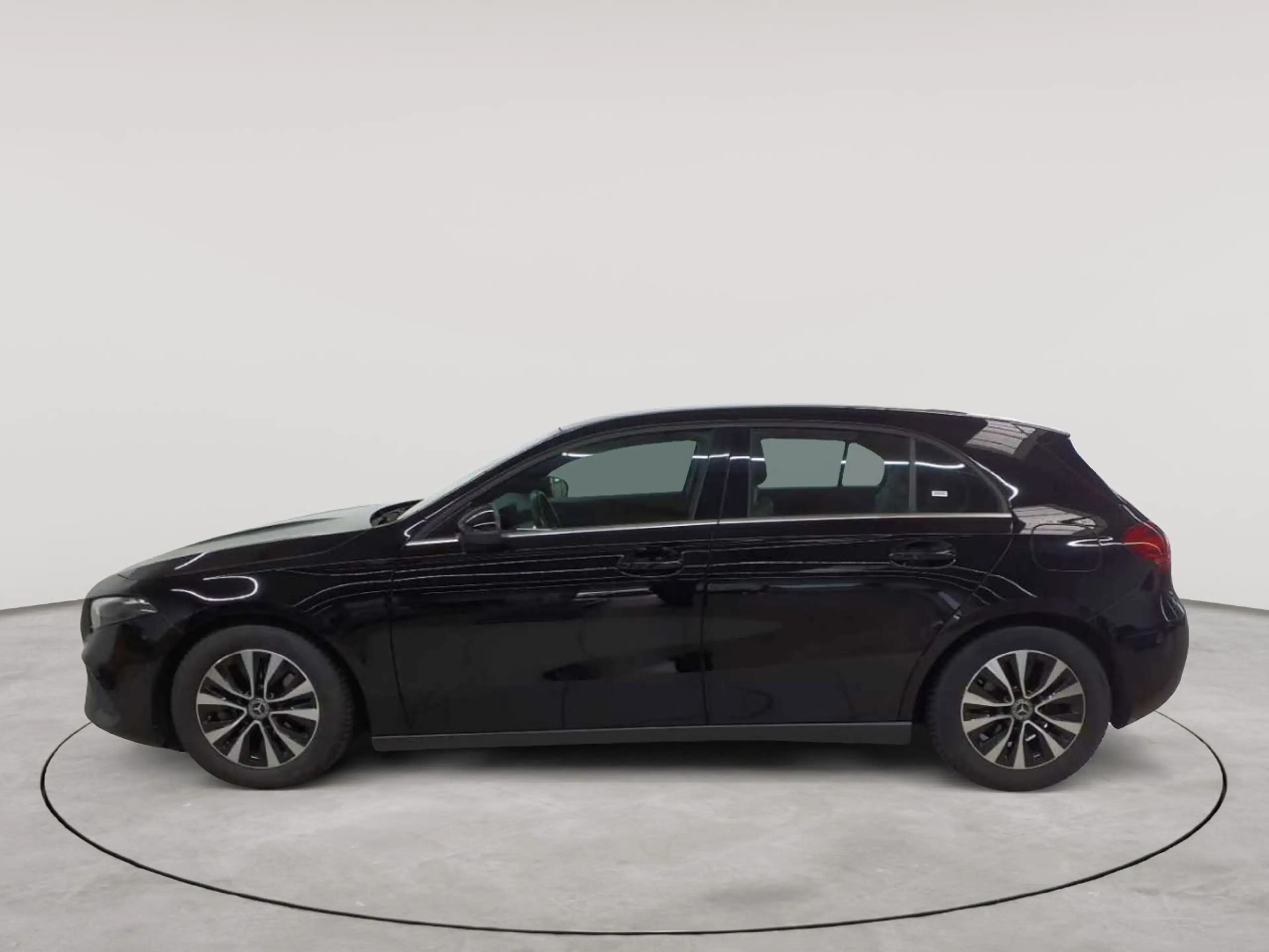 Mercedes-Benz A 180 A 180 7G-DCT Entry AdvancedP KAM SHZ — photo 6