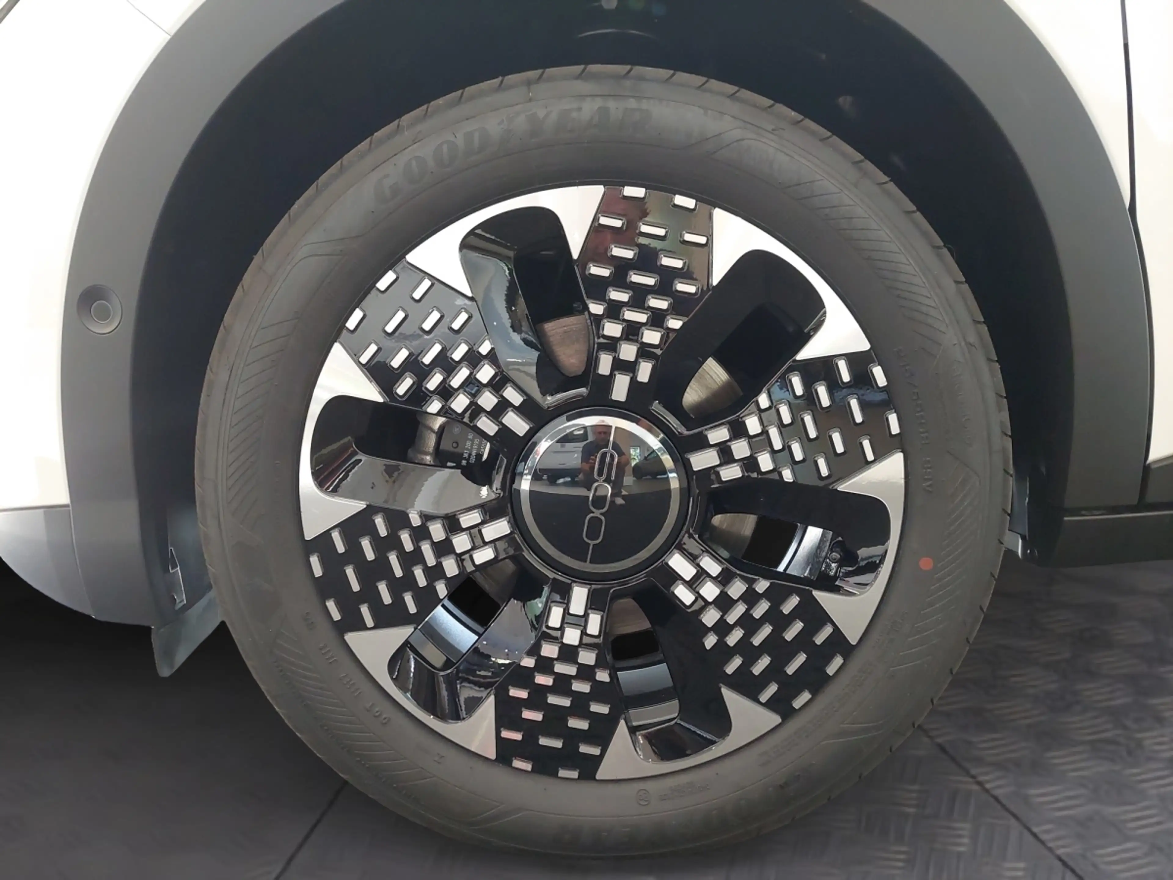 Fiat 600e La Prima — photo 13