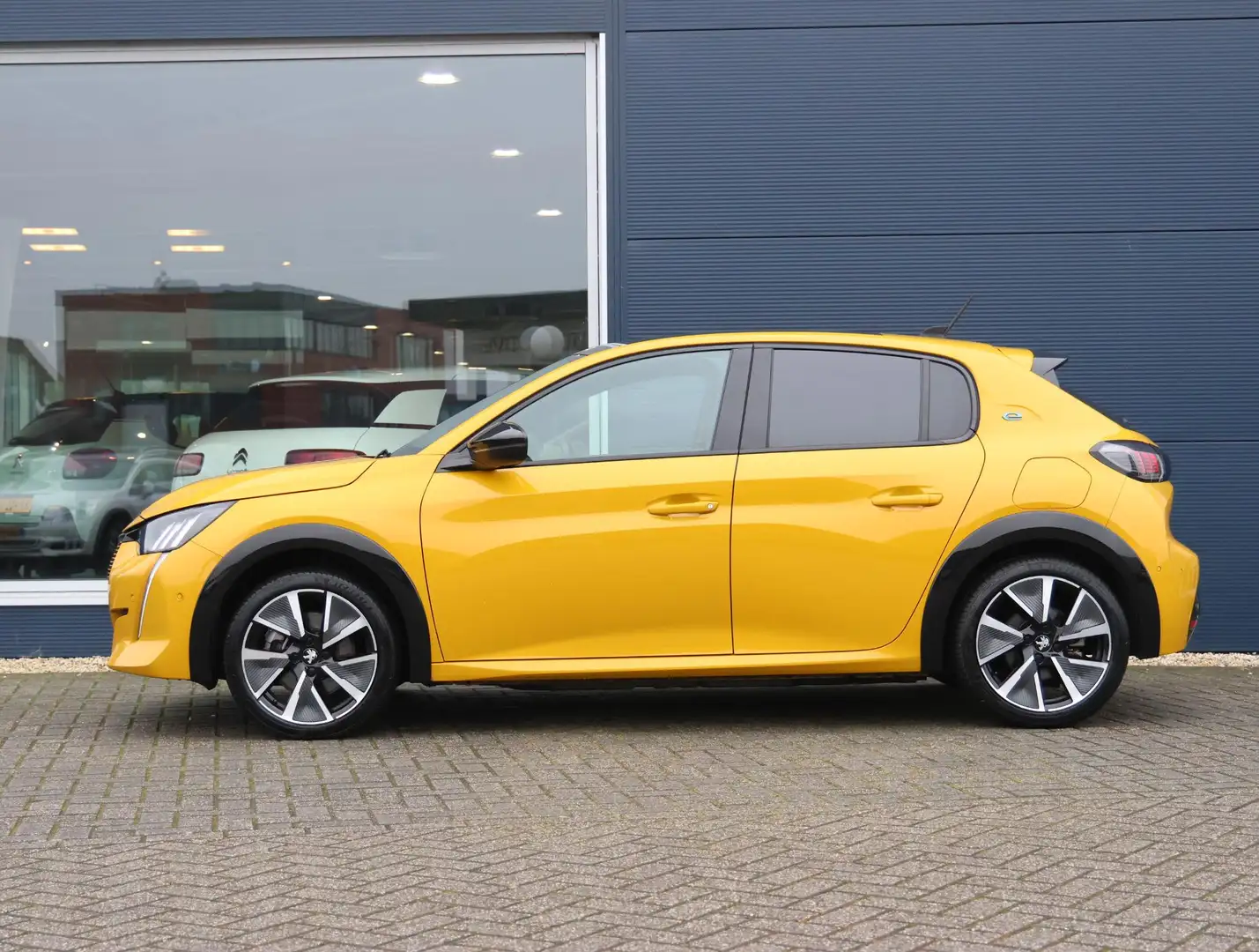 Peugeot e-208 GT Pack 50 kWh 3-fase | Glazendak | ACCU 92% | Hal Geel - 2