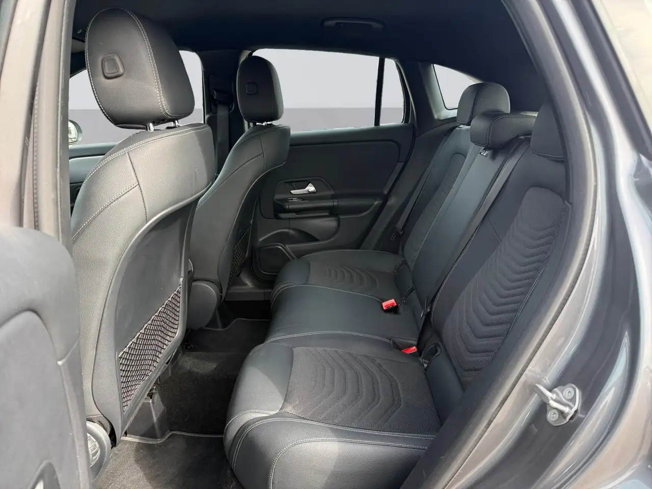 Mercedes-Benz GLA 180 Business Solution 13