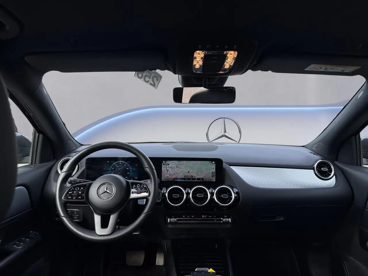 Mercedes-Benz GLA 180 Business Solution 10