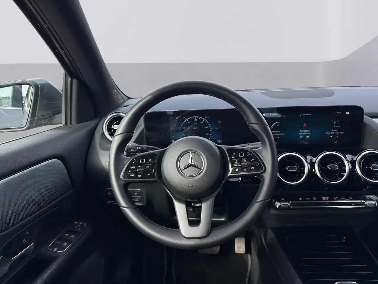 Mercedes-Benz GLA 180 Business Solution 12