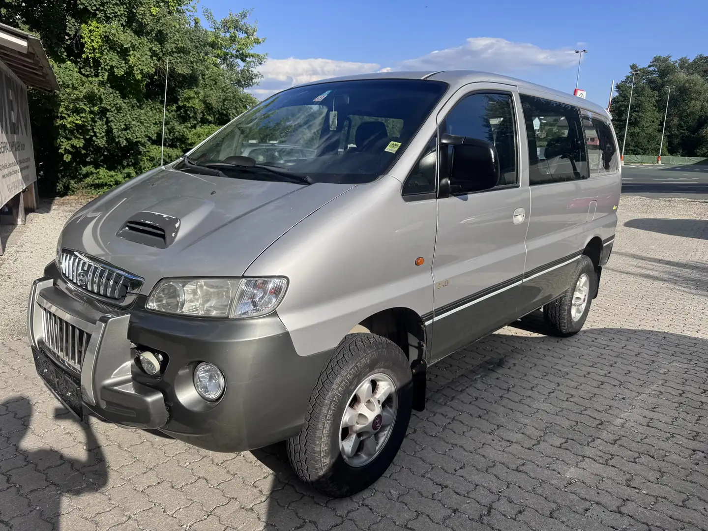Hyundai Starex 2,5 CRDi H1 4x4 Argent - 1