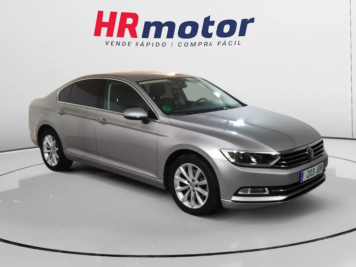 Volkswagen Passat 2.0TDI Advance DSG6 110kW Gris - 1