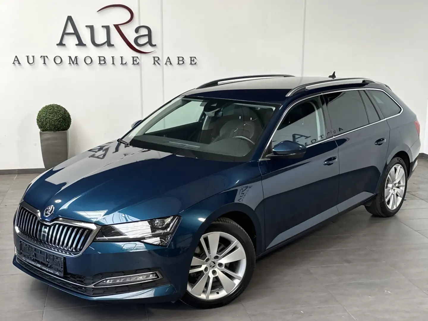 Skoda Superb Combi 2.0 TDI Premium Edition NAV+LED+AHK Bleu - 2