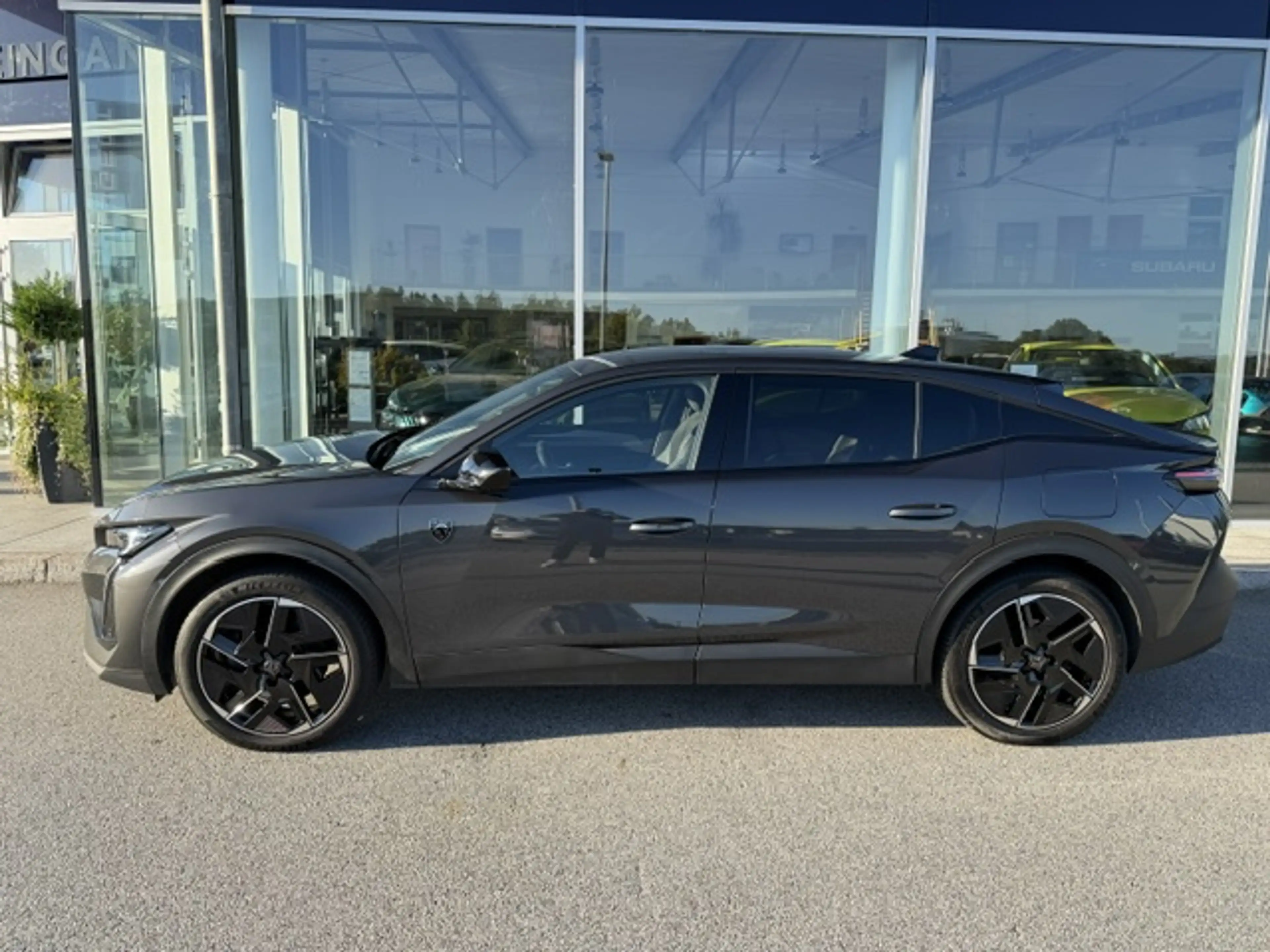 Peugeot 408 Plug in Hybrid 225 GT — photo 2