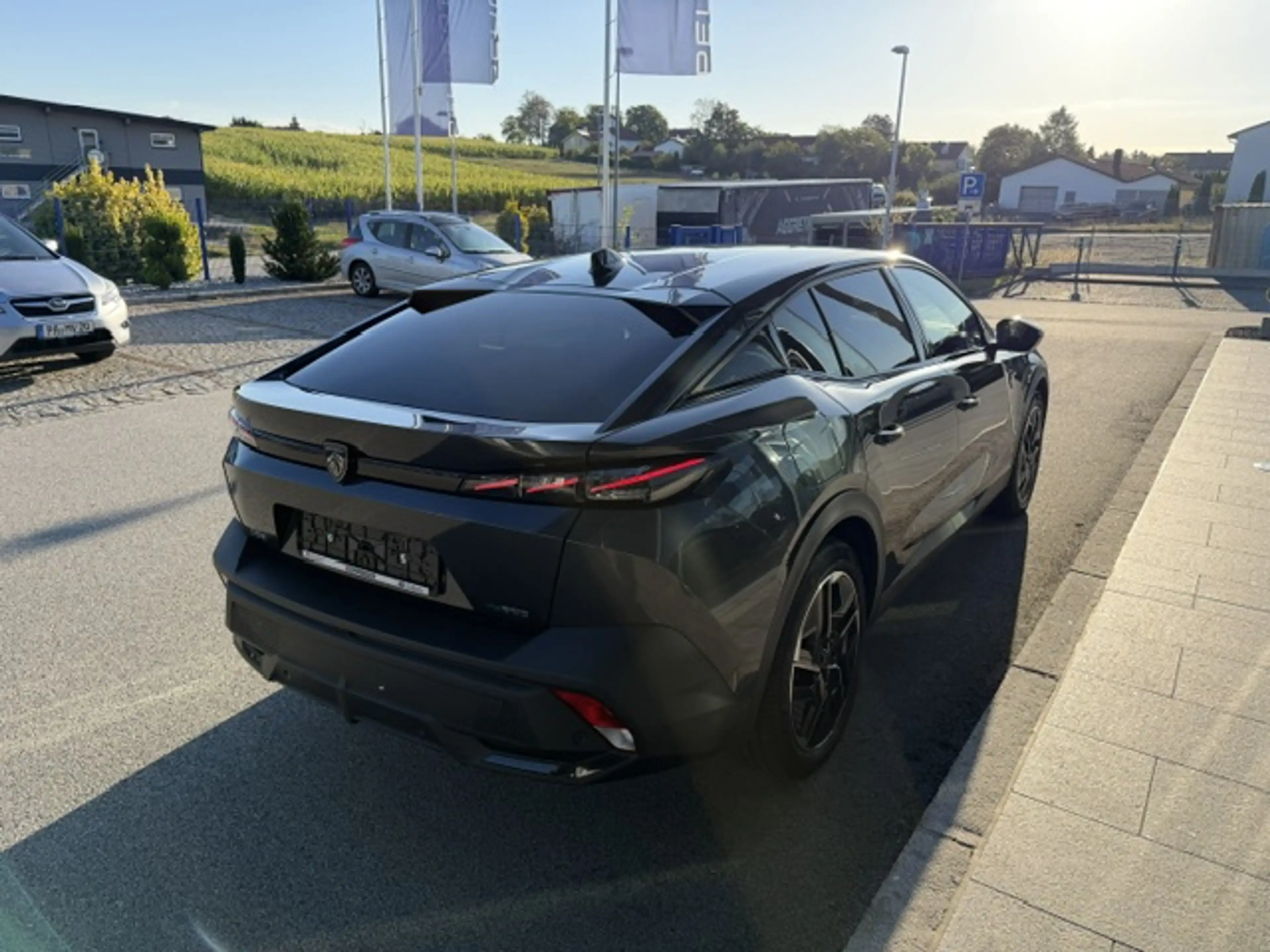Peugeot 408 Plug in Hybrid 225 GT — photo 4