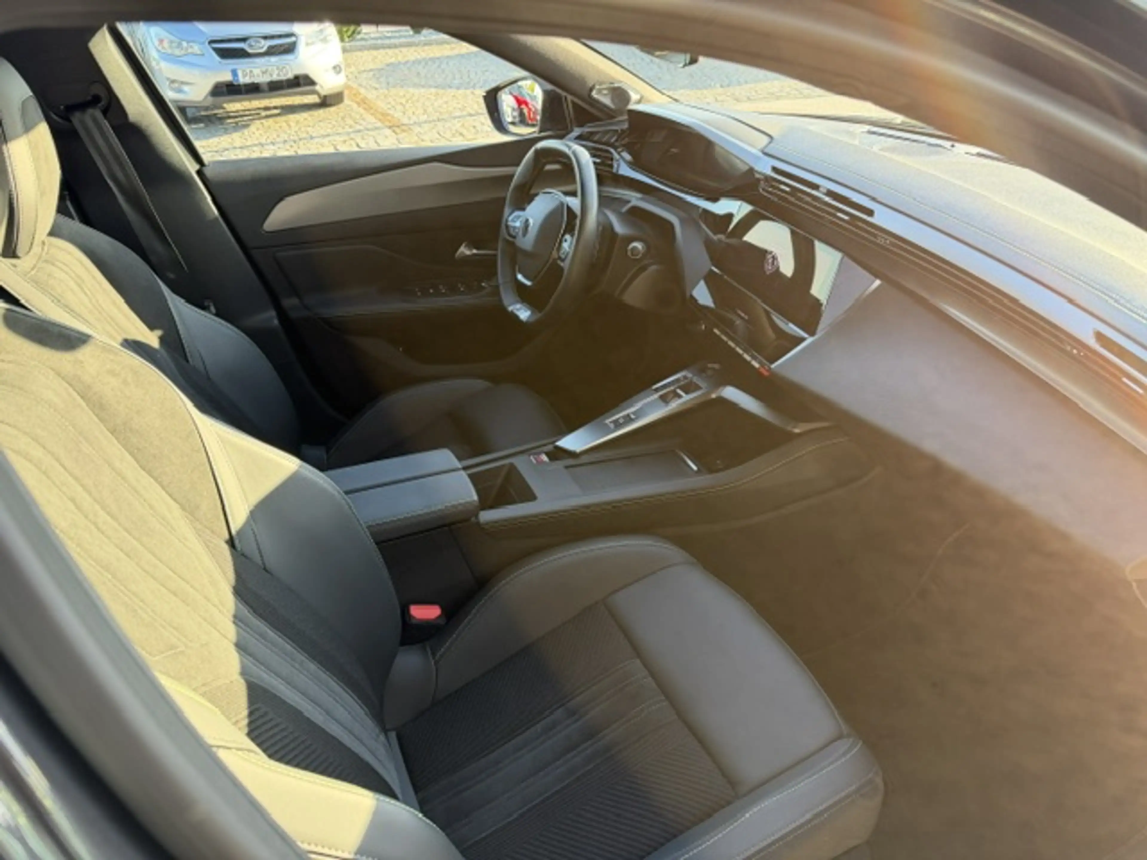 Peugeot 408 Plug in Hybrid 225 GT — photo 8