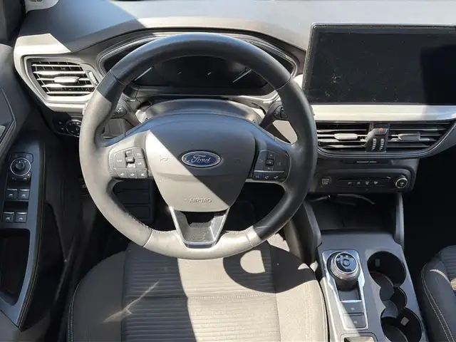 Ford Focus view 15
