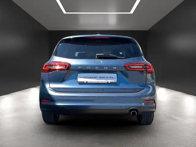 Ford Focus view 10