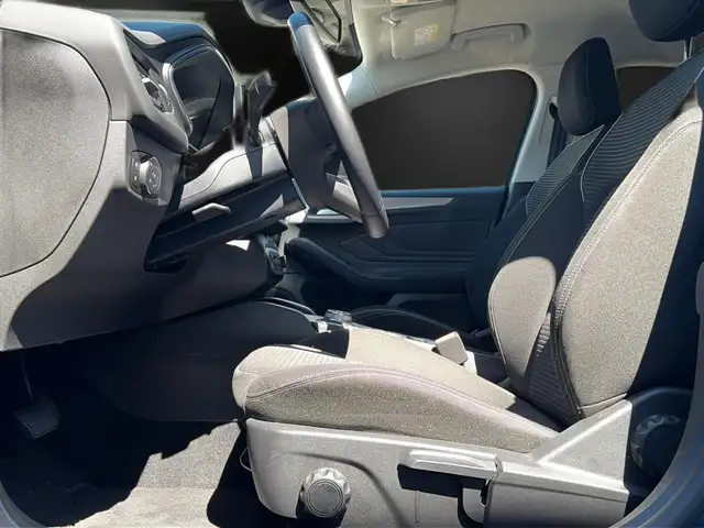 Ford Focus view 14