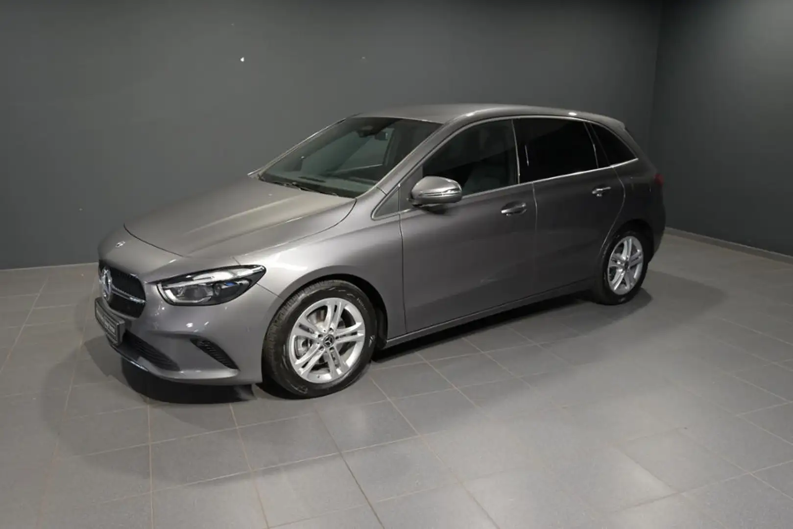 Mercedes-Benz B 180 AHK AUT Fernlichtass. Kam. KlimaA LED LM Grau - 1