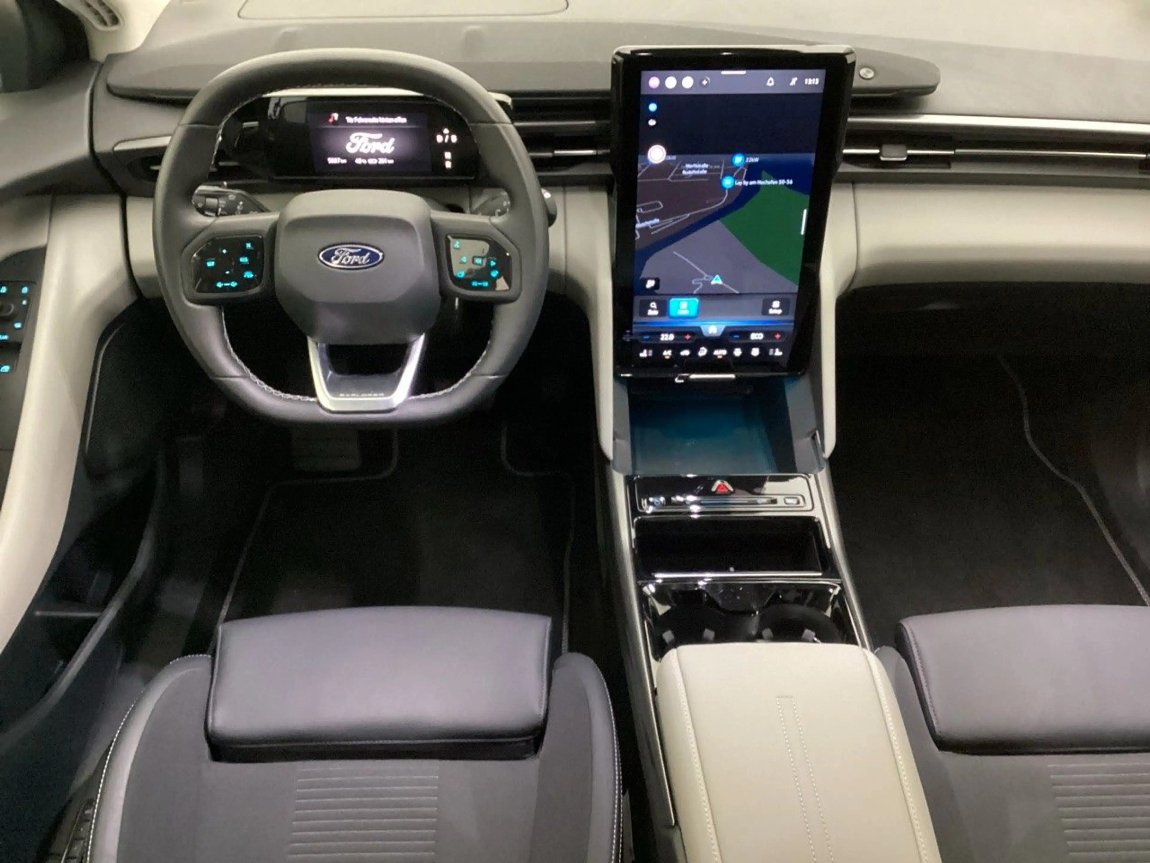 Ford Explorer RWD 77kWh Auto./KAMERA/AGR-SITZE/ALLWET — photo 4