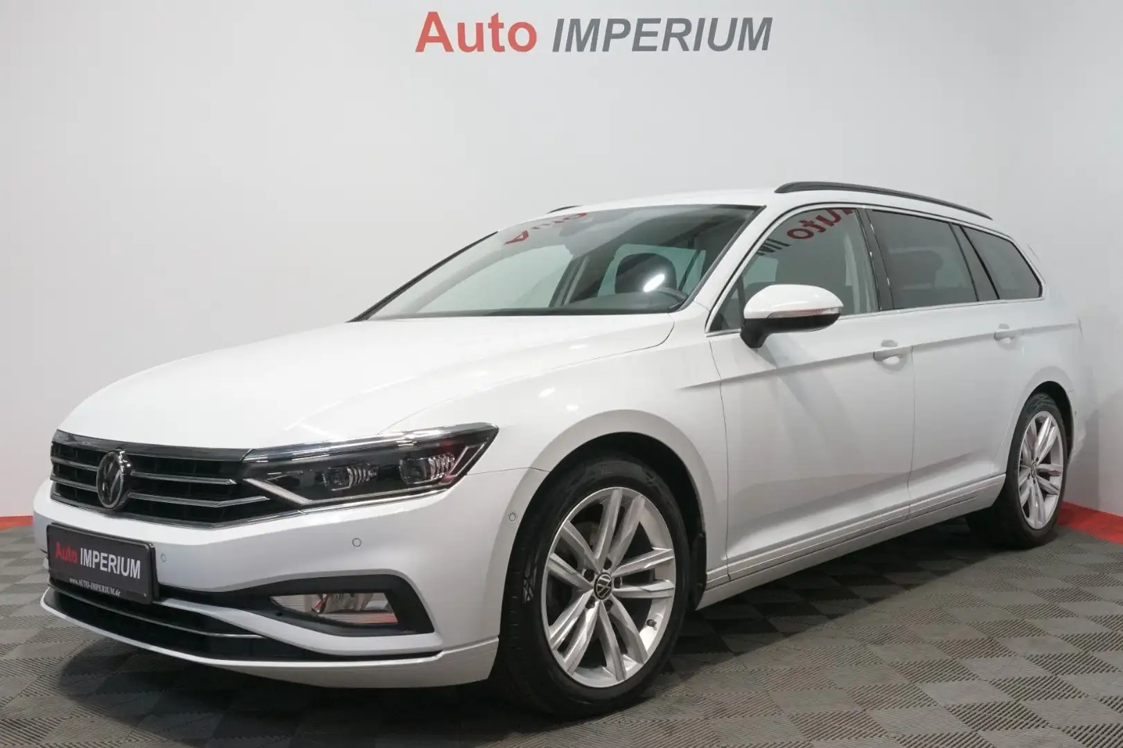 Volkswagen Passat Variant 2.0 TDI *R-Line*AHK*IQ.LIGHT* Weiß - 1