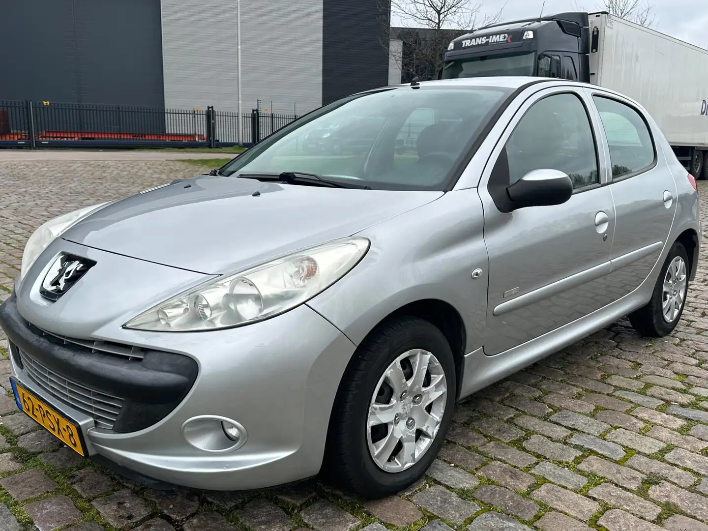 Peugeot 206 + 1.4 Millesim 200 nw apk airco elektrische ramen Grijs - 2