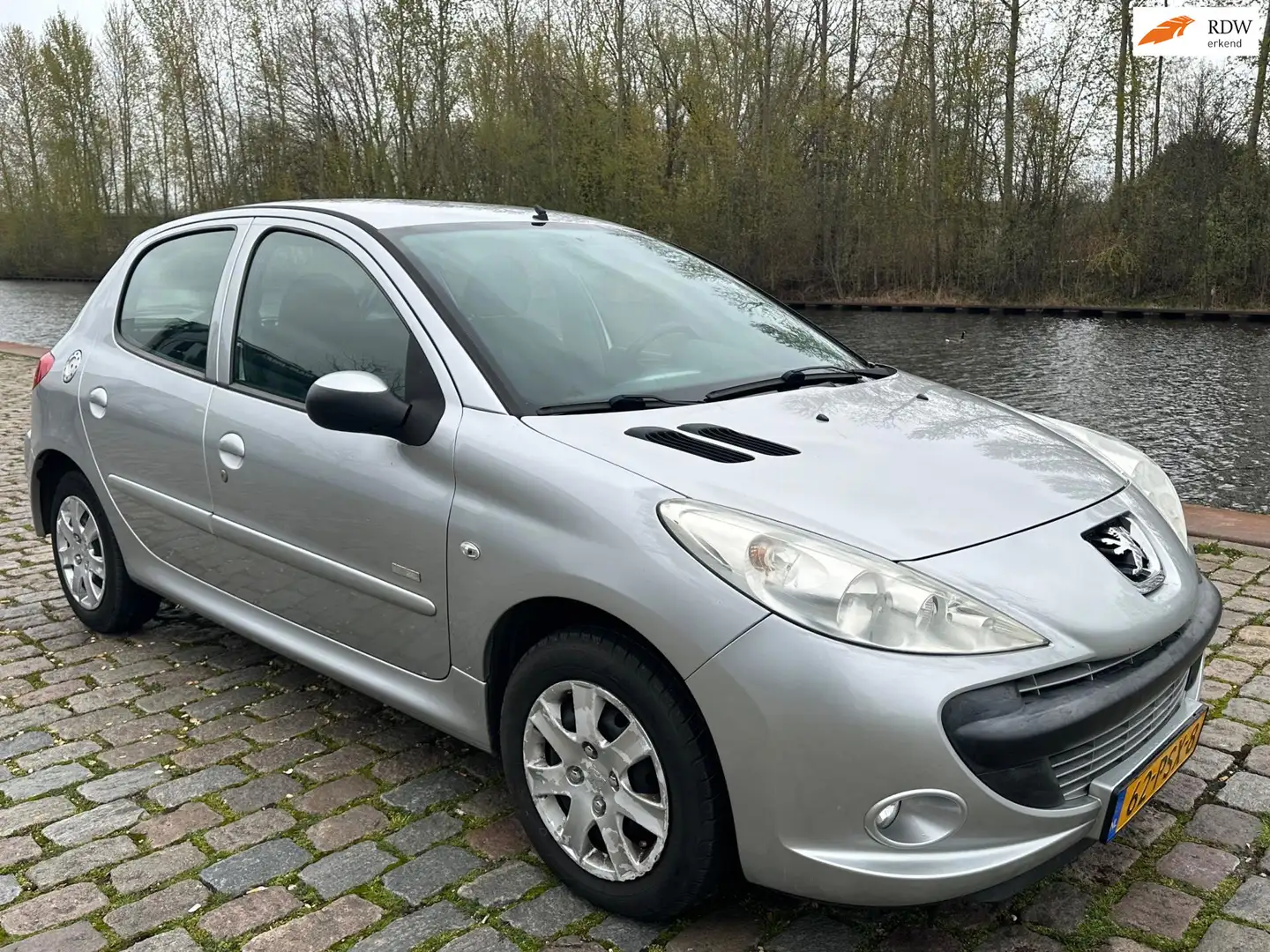 Peugeot 206 + 1.4 Millesim 200 nw apk airco elektrische ramen Grijs - 1