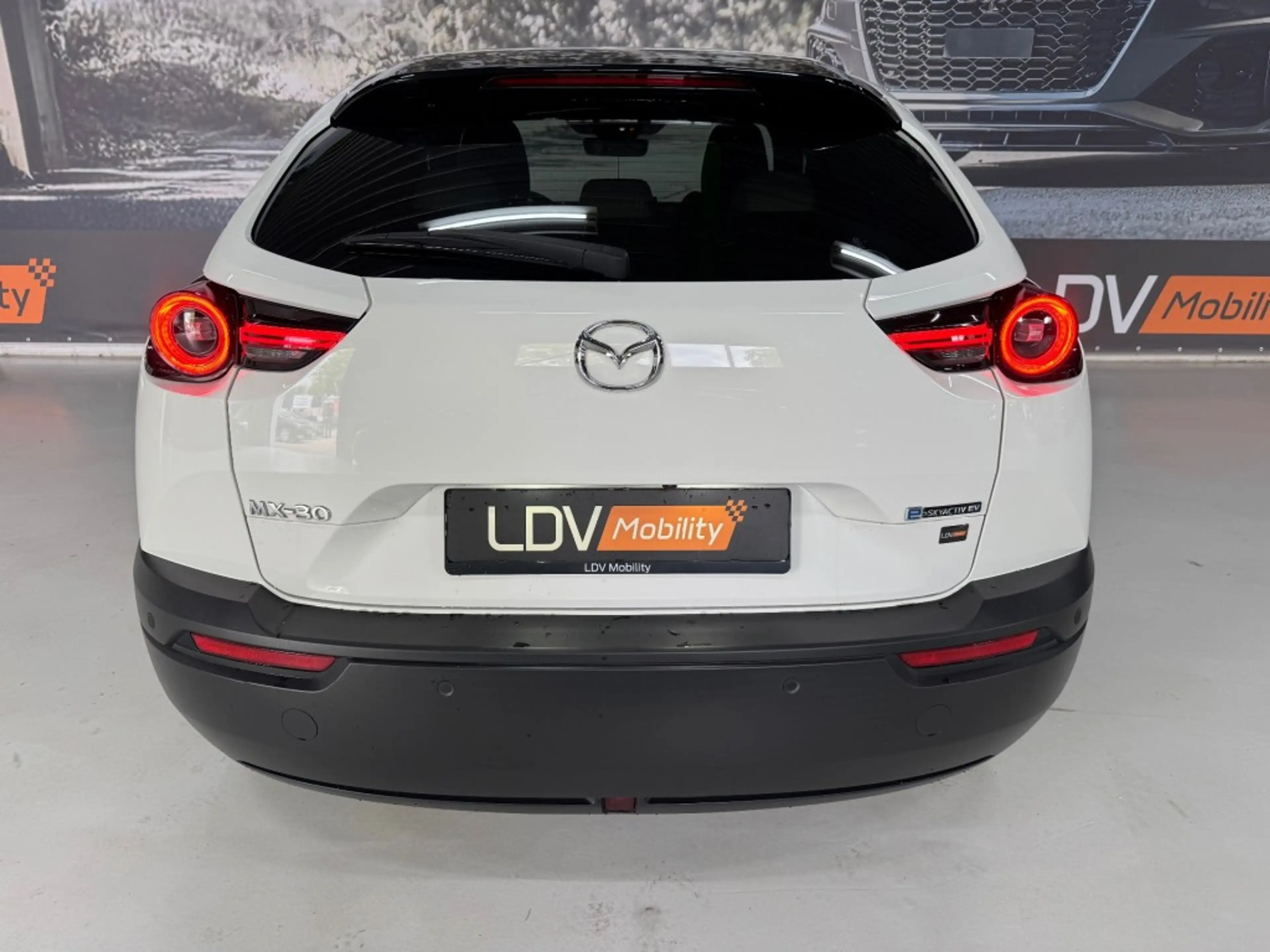 Mazda MX-30 e-SkyActiv EV 145 Advantage 36 kWh — photo 11