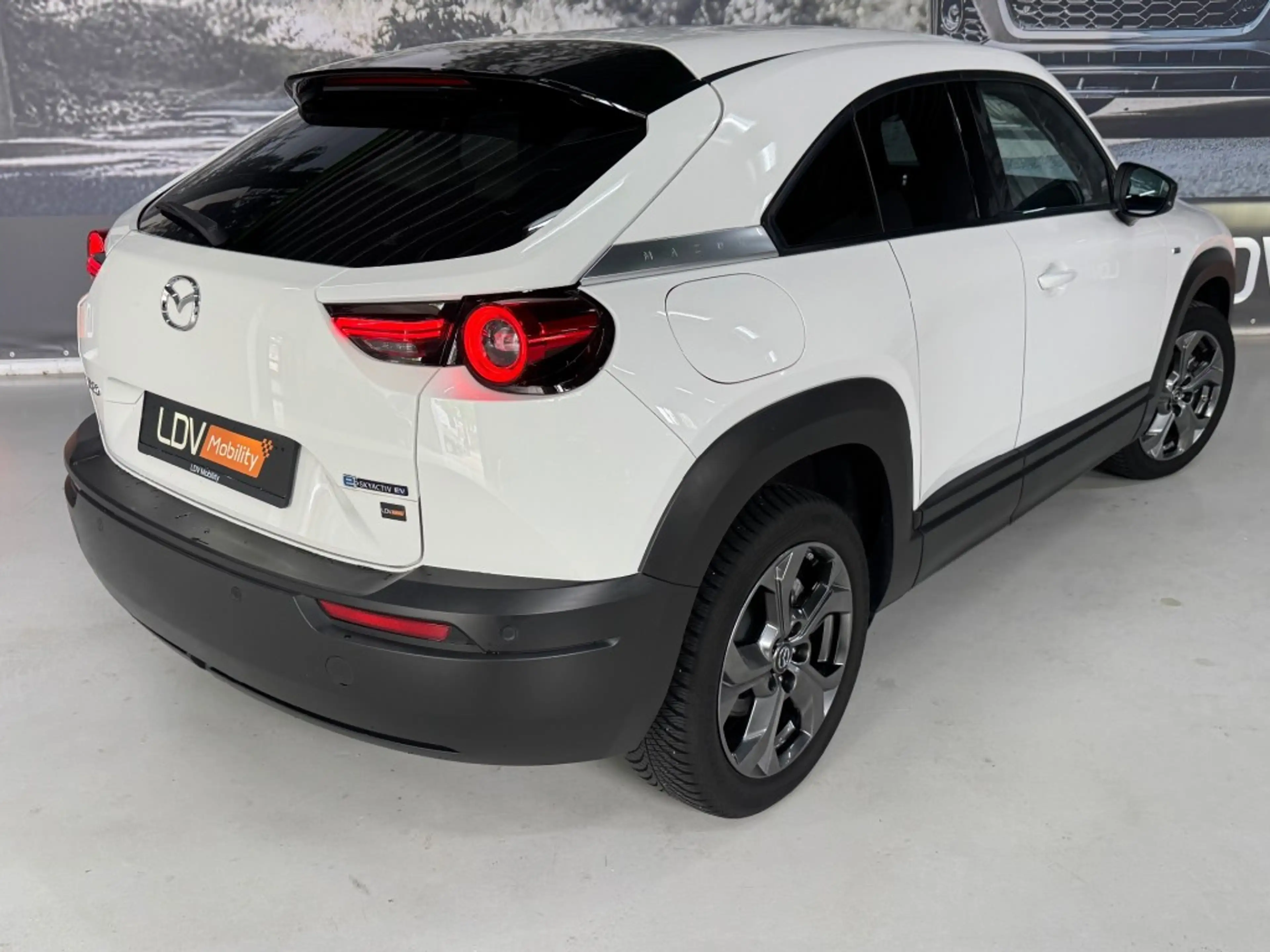 Mazda MX-30 e-SkyActiv EV 145 Advantage 36 kWh — photo 13