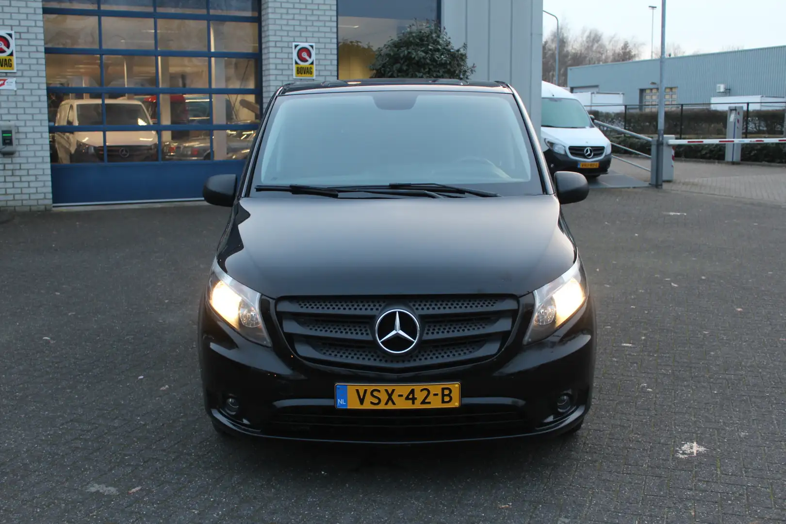 Mercedes-Benz Vito 114 CDI L1 Navigatie met Camera, Achterdeuren Zwart - 2