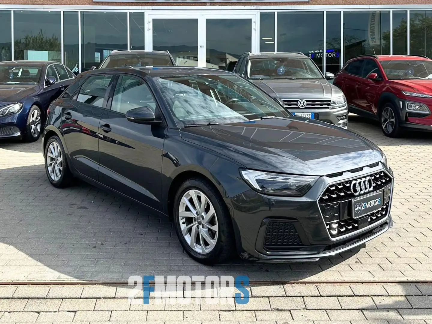Audi A1 Sportback 30 1.0 tfsi Admired Grau - 1