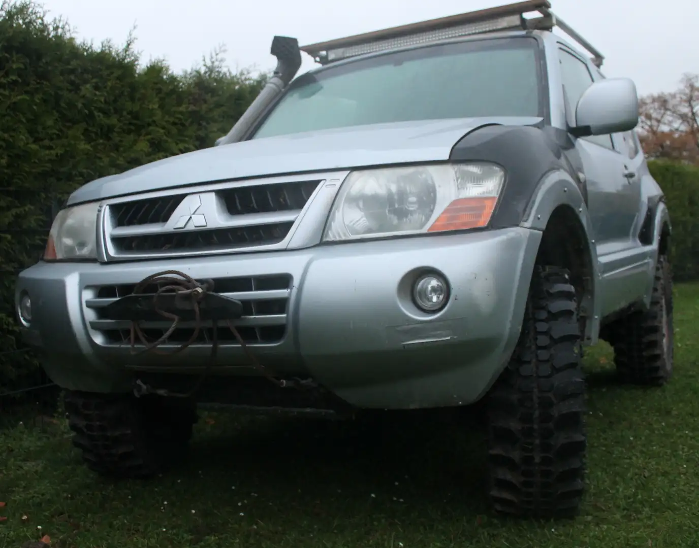 Mitsubishi Pajero Pajero 3.2 DI-D Offroad Spaß FUN Offroadpark JAGD Forst Plateado - 1
