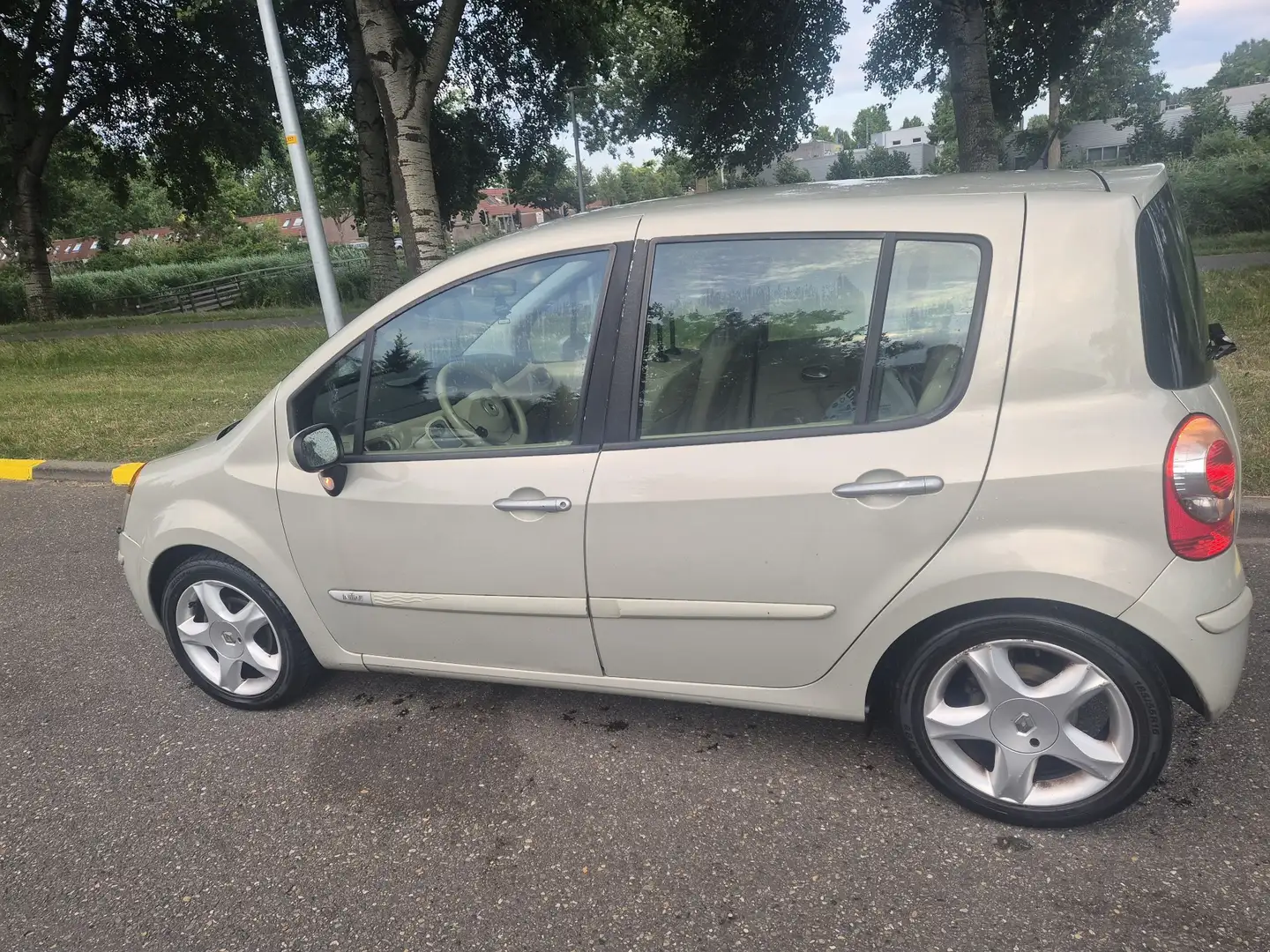 Renault Modus 1.6 16V ESP Aut. Initiale - 2