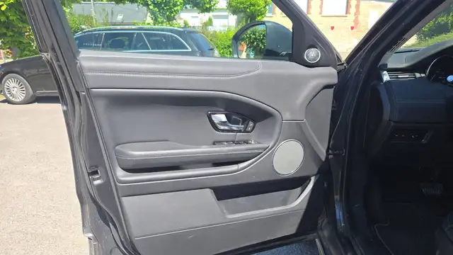 Land Rover Range Rover Evoque view 7