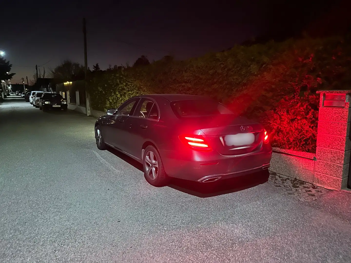 Mercedes-Benz E 200 d Avantgarde Aut. Grau - 2