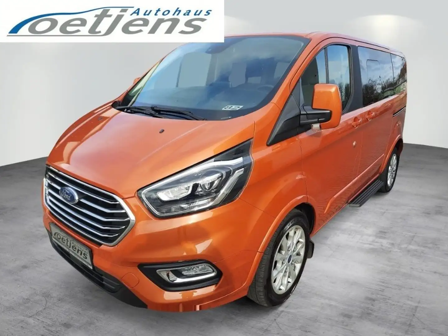 FORD Tourneo