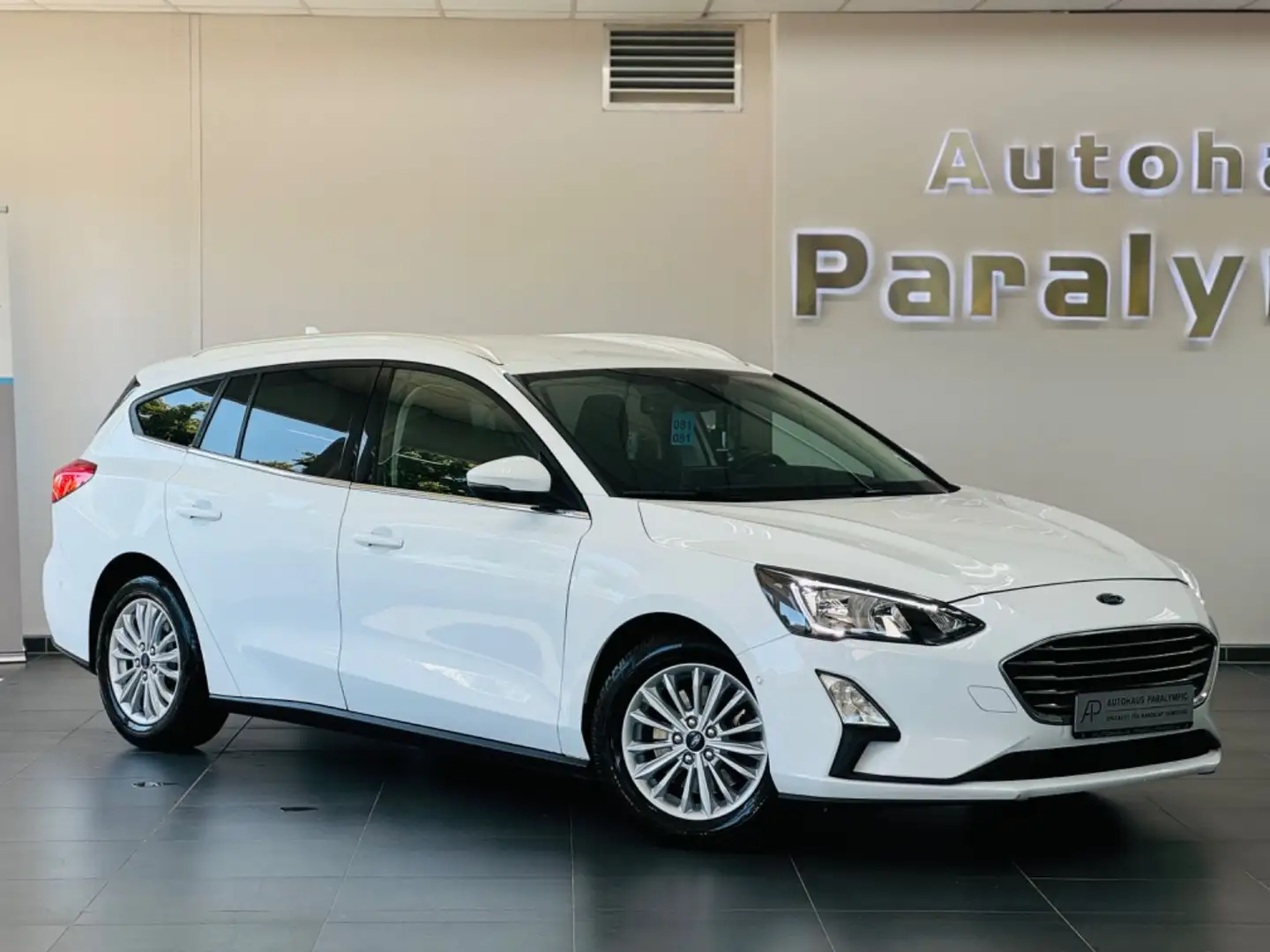 Ford Focus Turnier Titanium *KAM*NAVI*B&O*TEMPOM Weiß - 1