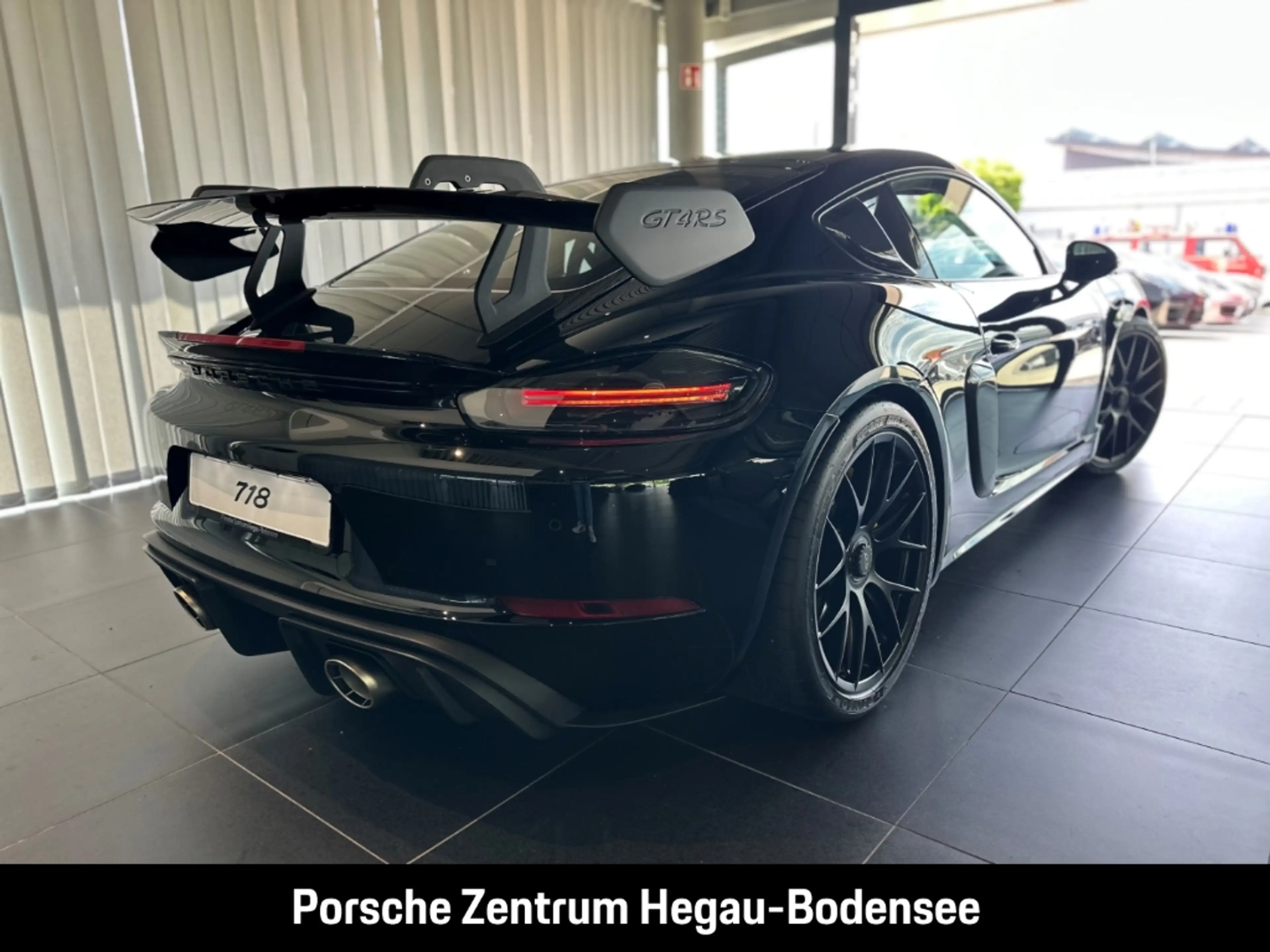 Porsche Cayman 718 GT4 RS — photo 3