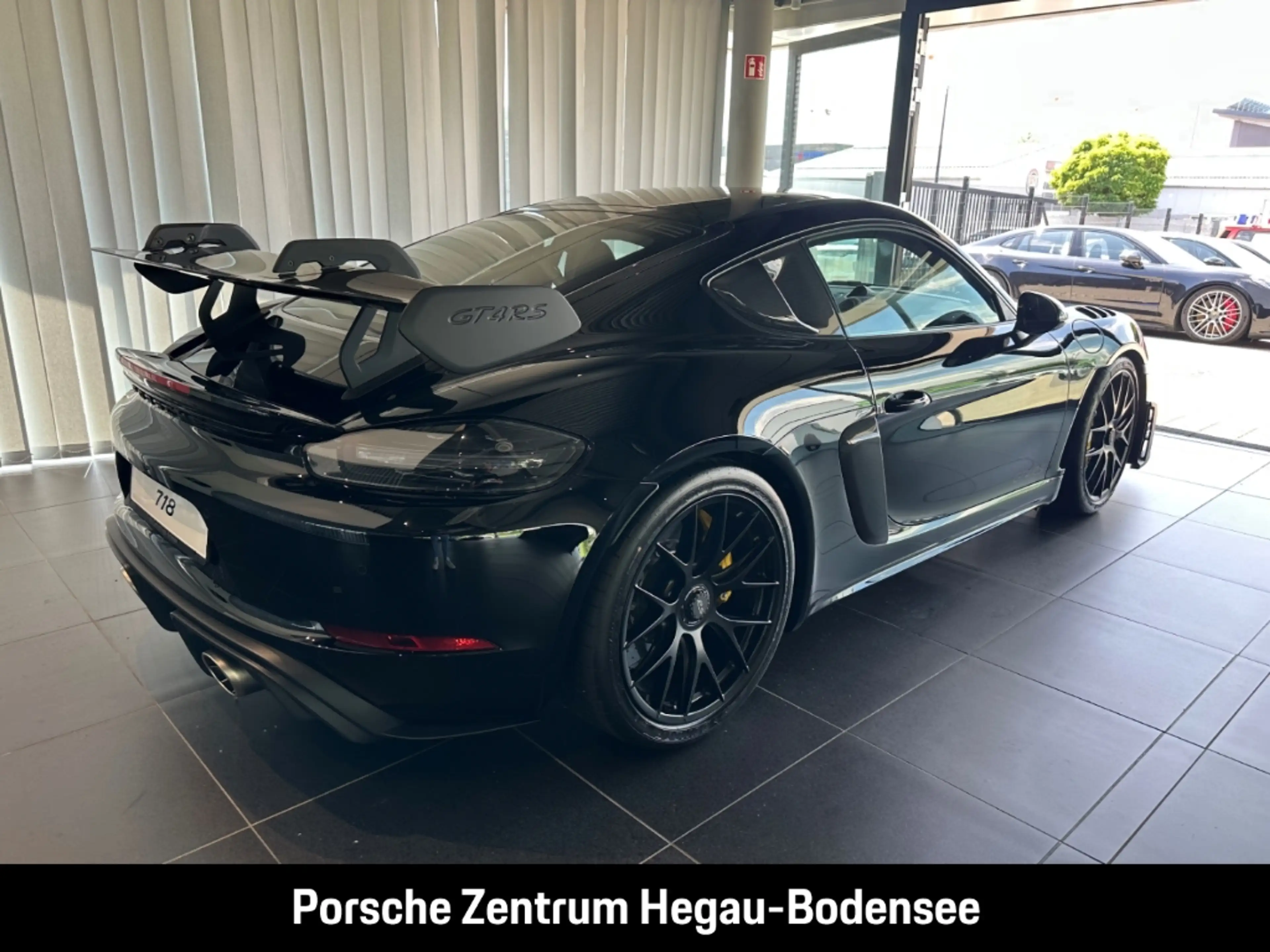 Porsche Cayman 718 GT4 RS — photo 12