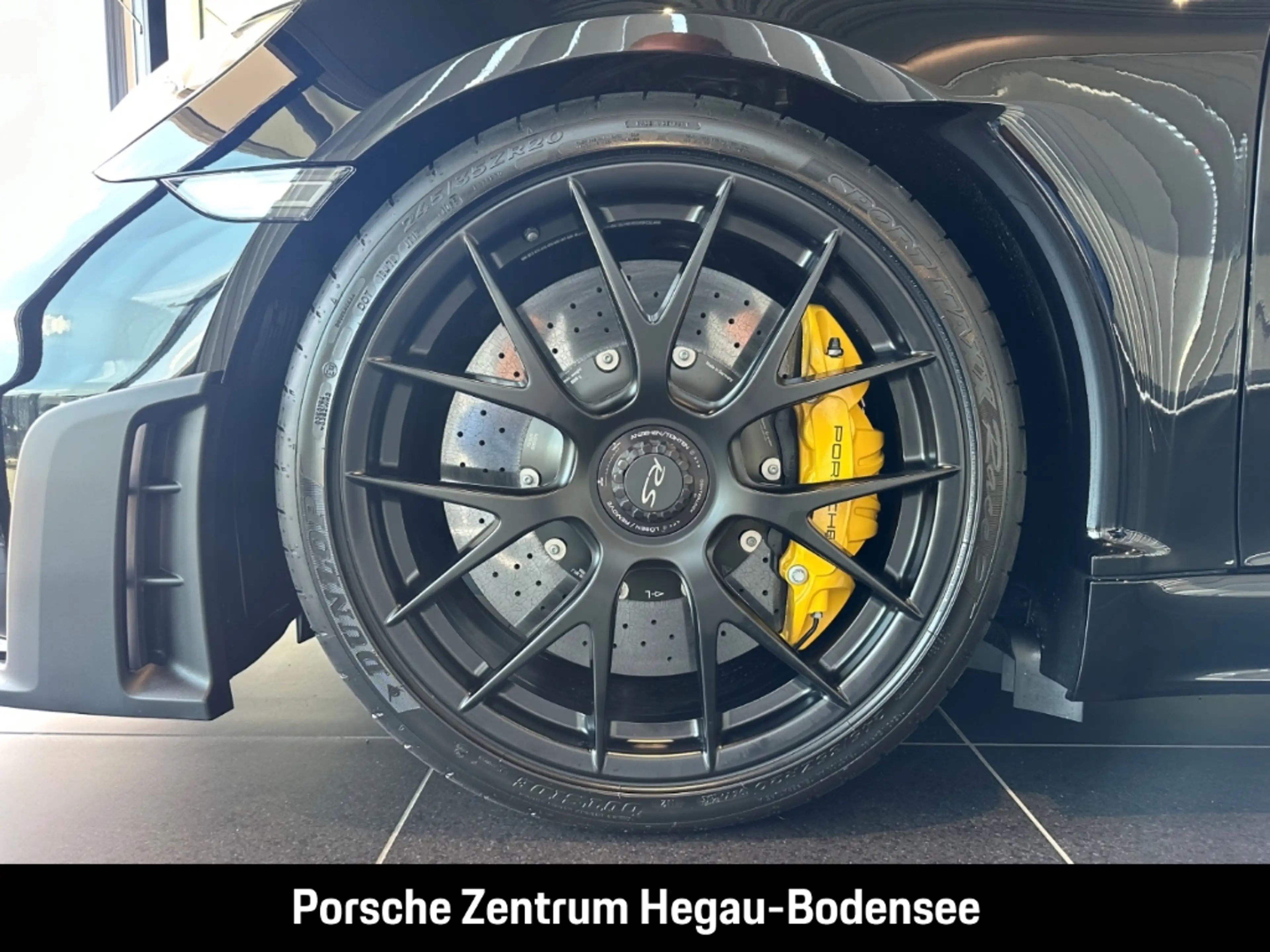 Porsche Cayman 718 GT4 RS — photo 6