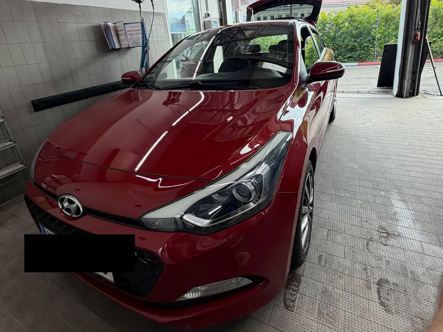 Hyundai i20 i20 1,25 Edition 25 Rot - 2