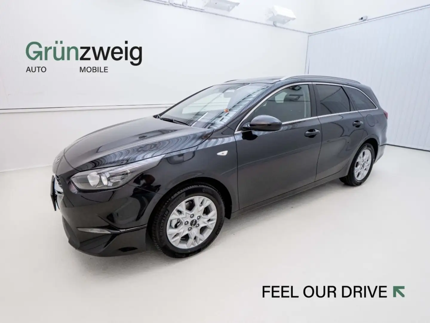 Kia Ceed / cee'd CEEDSW/SILBER/UVO/1.5 TGDI 48V/DCT7/140 Schwarz - 1