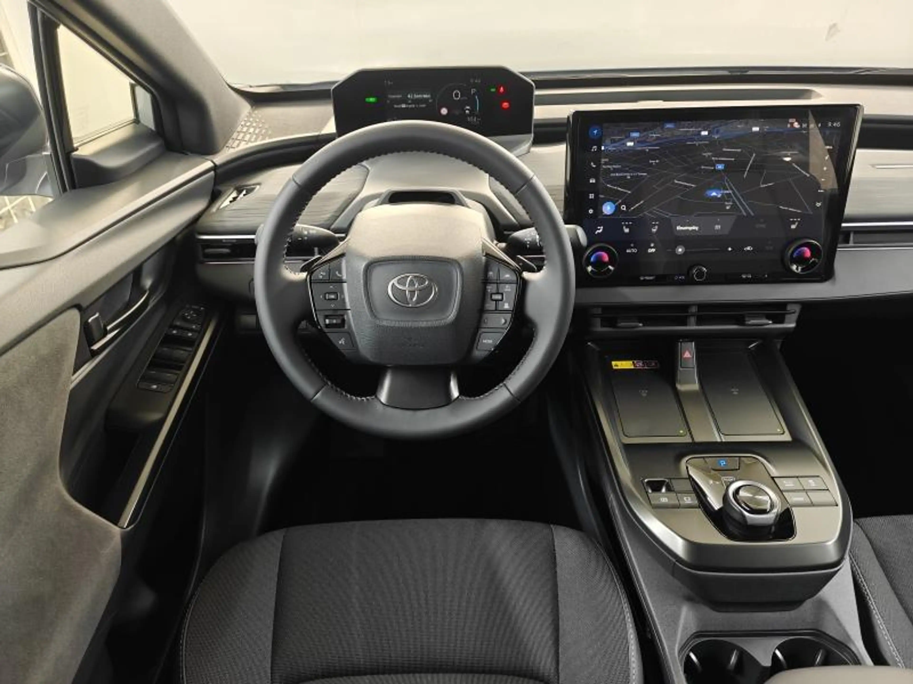 Toyota C-HR+ Business — photo 2