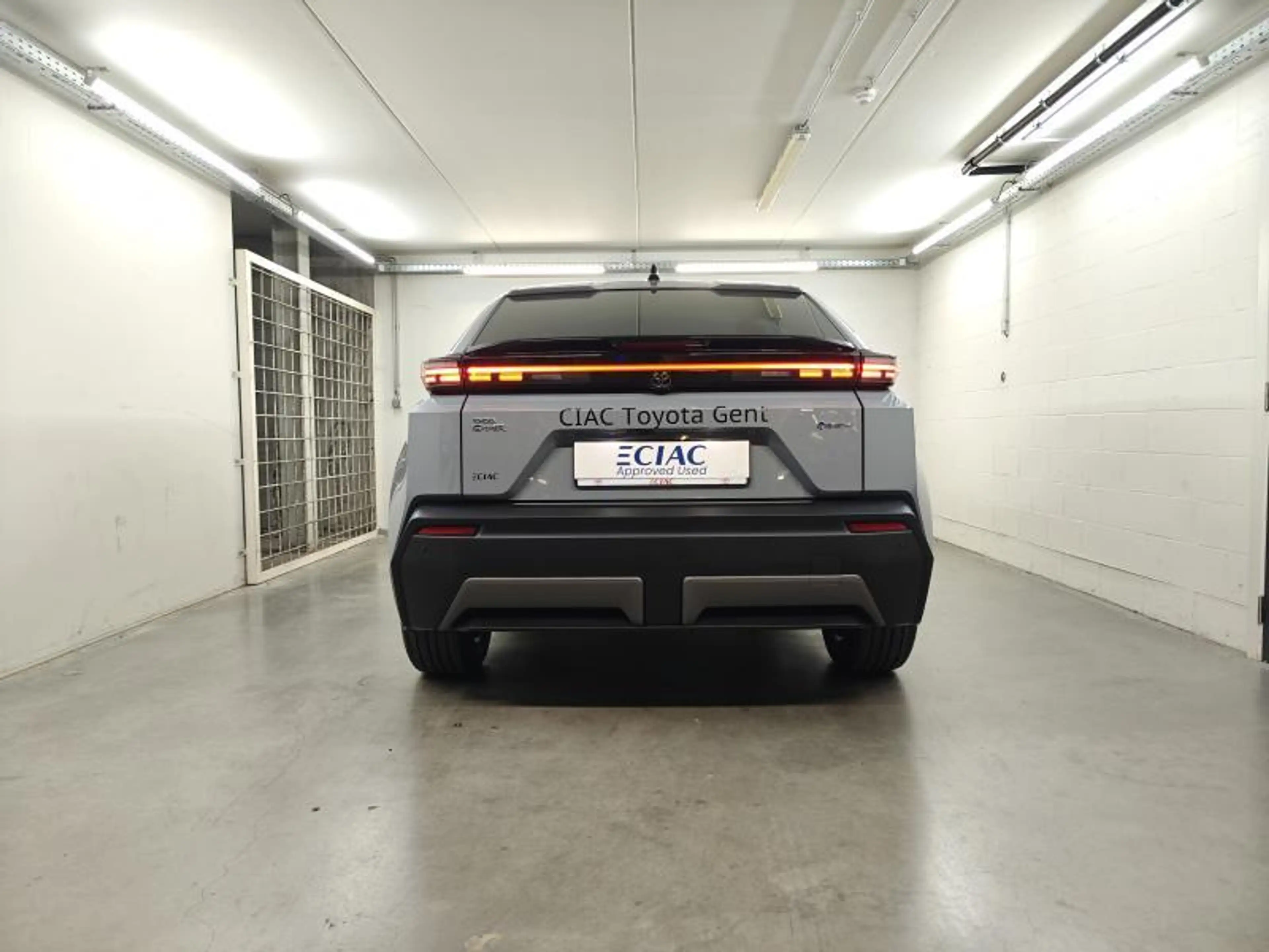 Toyota C-HR+ Business — photo 7