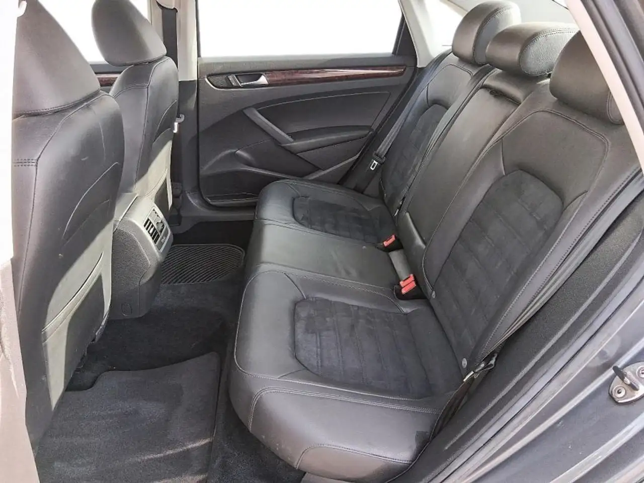 Volkswagen Passat снимка Volkswagen Passat