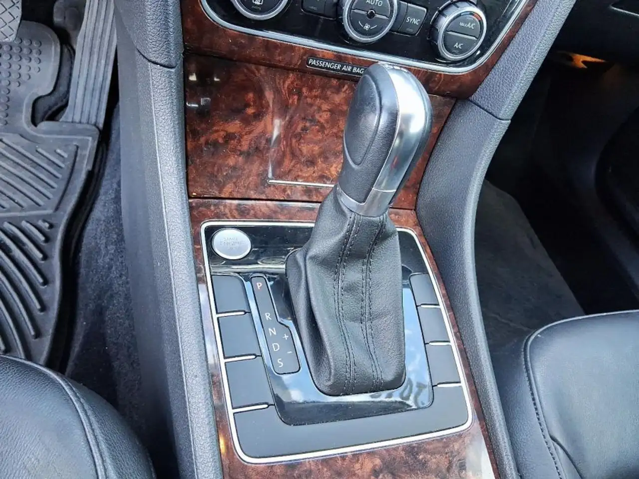 Volkswagen Passat снимка Volkswagen Passat