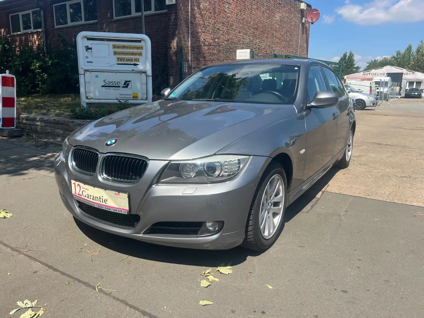BMW 320 Baureihe 3 Lim. 320d 1.Hand+Sh.gepflegt Grau - 1