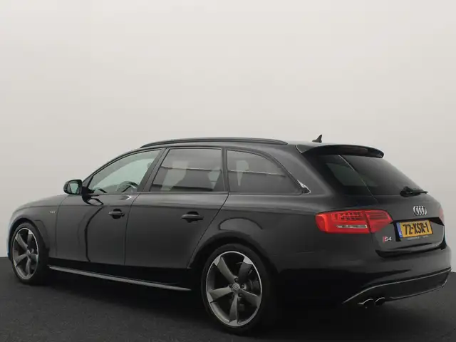 Audi A4 view 3