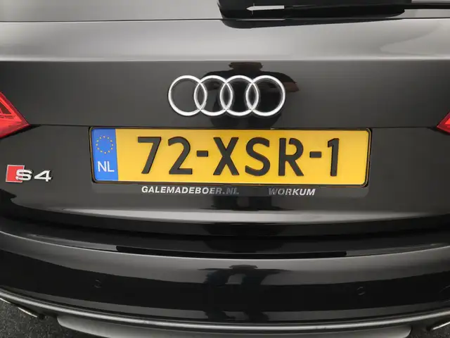 Audi A4 view 25