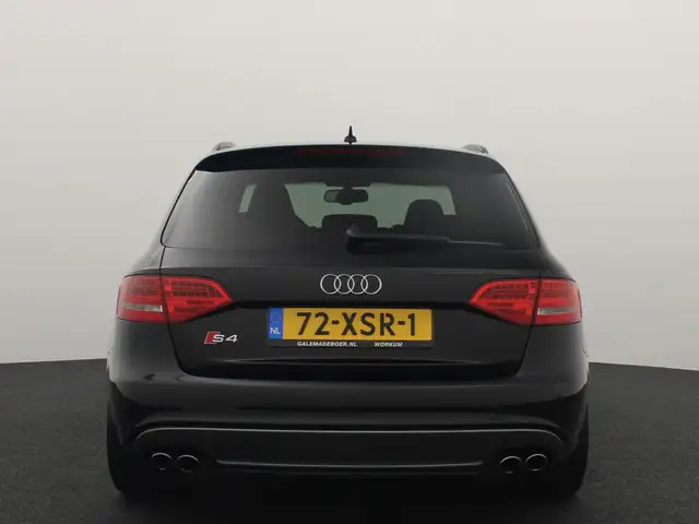 Audi A4 view 19