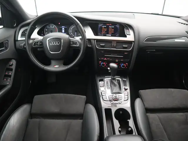 Audi A4 view 10
