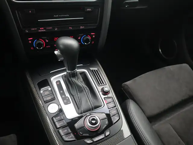 Audi A4 view 15