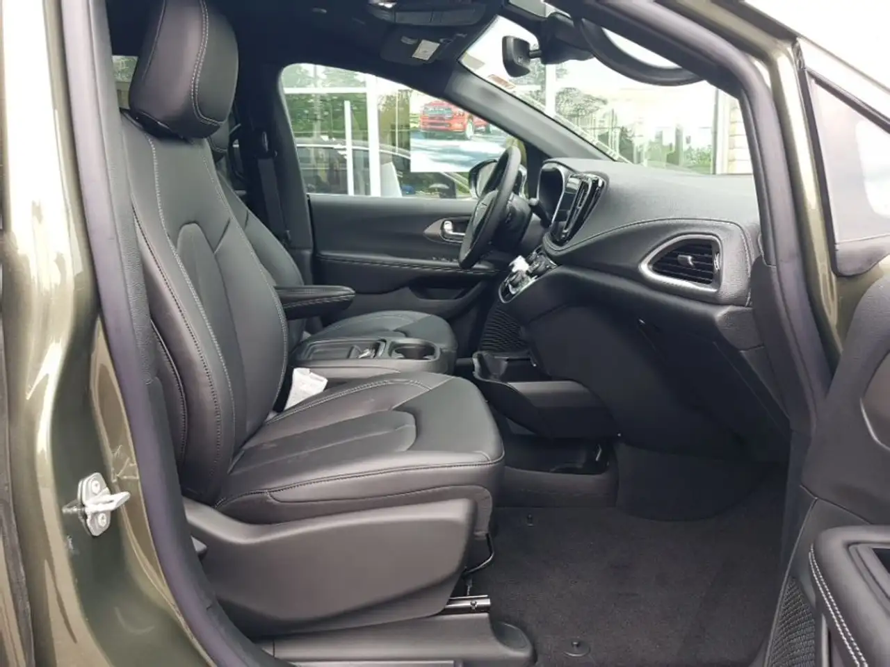 Chrysler Pacifica снимка Chrysler Pacifica